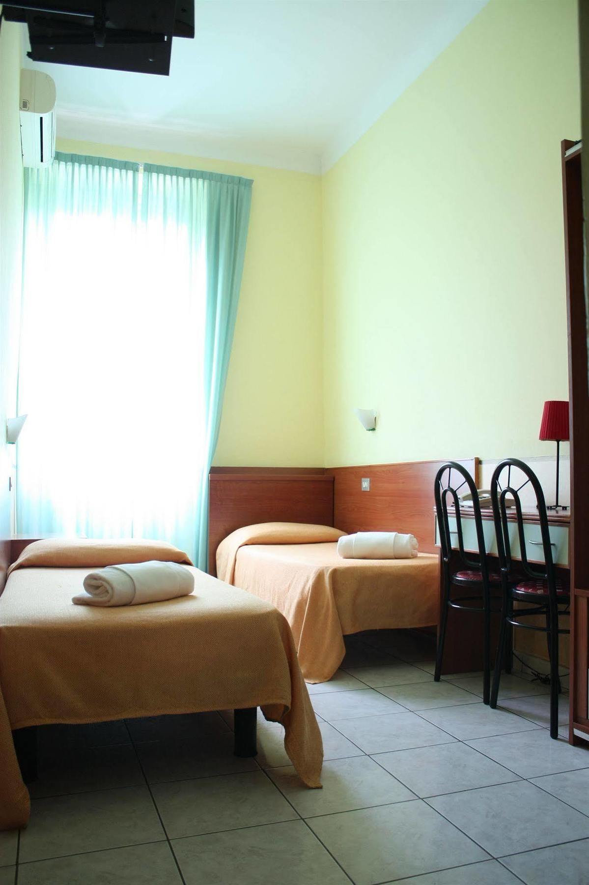 Hotel Due Giardini Milaan Buitenkant foto